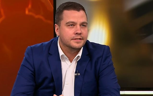 Искрено се забавлявам с Асен Василев Да не забравяме че заедно