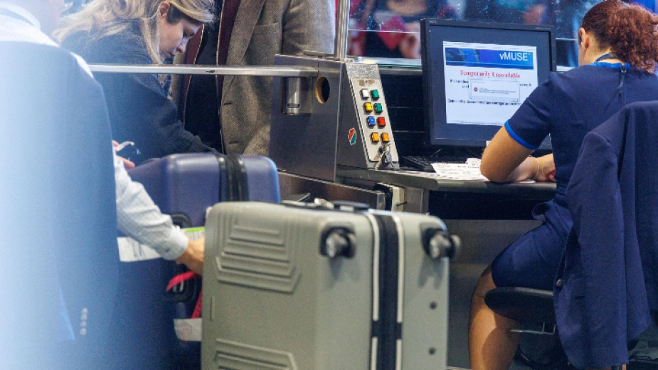 Безопасността на полетите и контролът на трафика не са засегнати