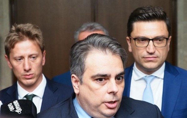 От Алианс на либералите и демократите за Европа АЛДЕ са поискали