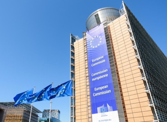 Европейската комисия съобщи че скоро ще предложи повишаване на митата