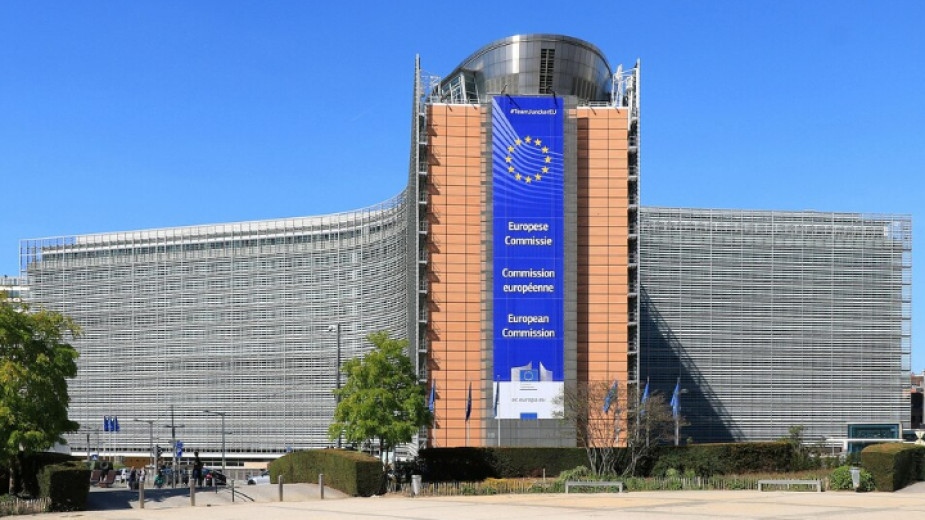 Европейската комисия ще предложи повишаване на митата за вноса на