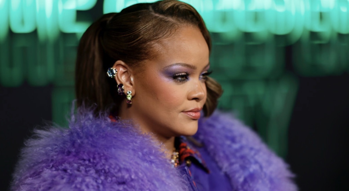 Риана отново стана майка Изпълнителката на Love On The Brain посрещна