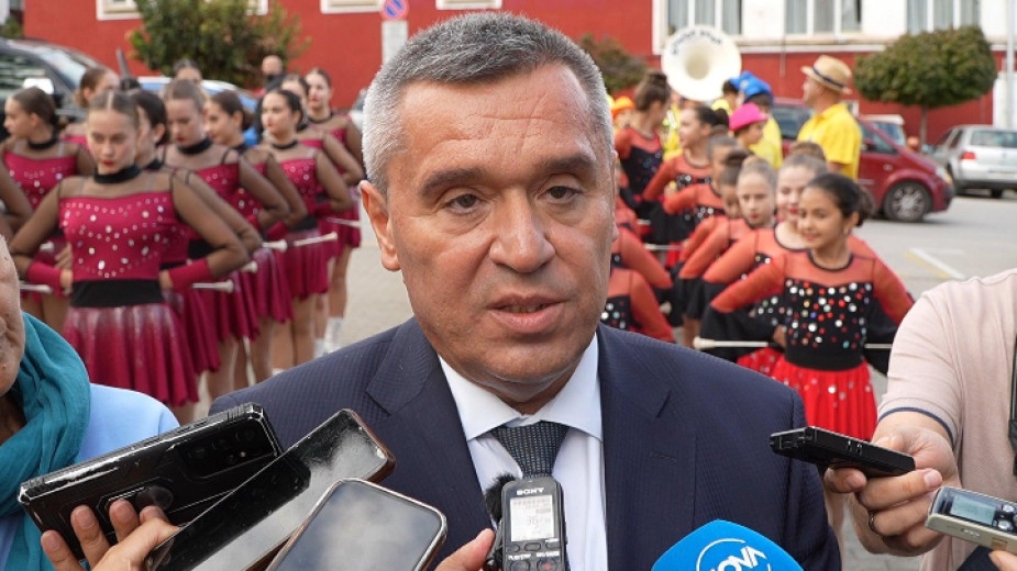 Магазините за хората ще бъдат открити непосредствено преди нова година каза