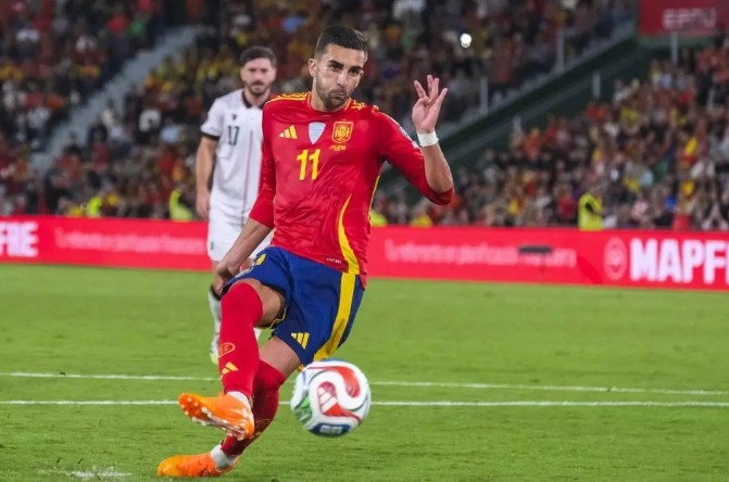 Нападателят на Барселона Феран Торес отпадна от състава на