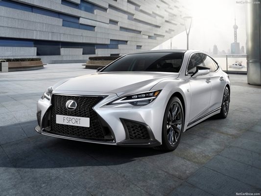 През 1989 г Lexus LS беше първият Lexus в историята  От