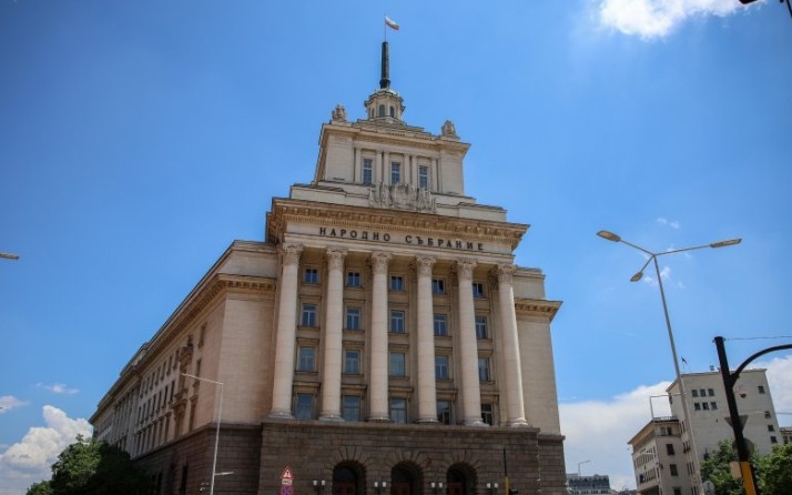 За втори пореден ден парламентът не успя да събере кворума необходим за