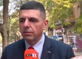 Всички политици трябва да се откажат от служебните си автомобили