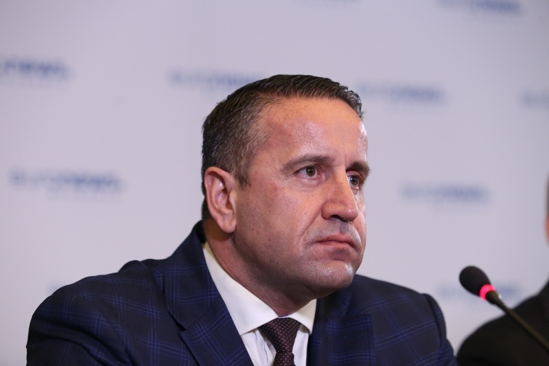 Върви евтина заигравка на президента с това което се случва