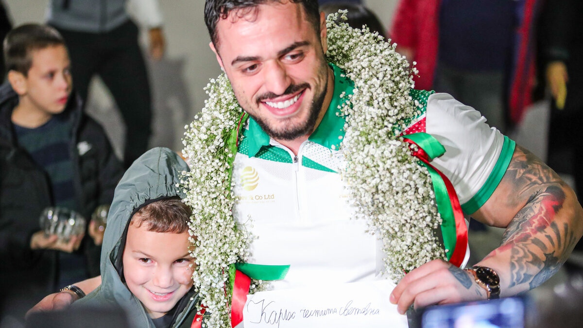 Световният шампион във вдигането на тежести – Карлос Насар призна