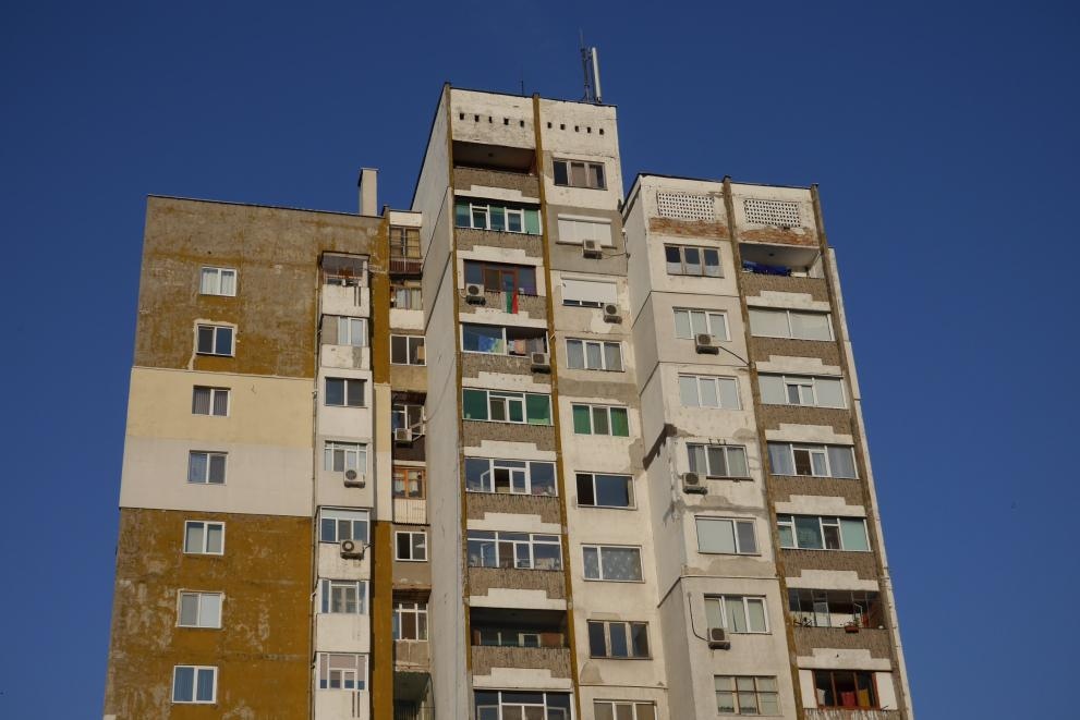 Над 6500 жители на 23 блока в столичните райони Младост