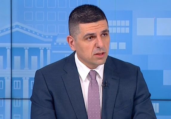 Бойко Борисов връчи мандата за управление на Делян Пеевски този коментар на извънредна