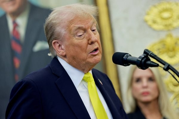 Американският президент Доналд Тръмпвчера заведе ново дело за клевета за 15