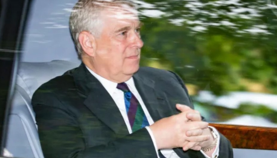 Принц Андрю обяви че ще се откаже от титлите си