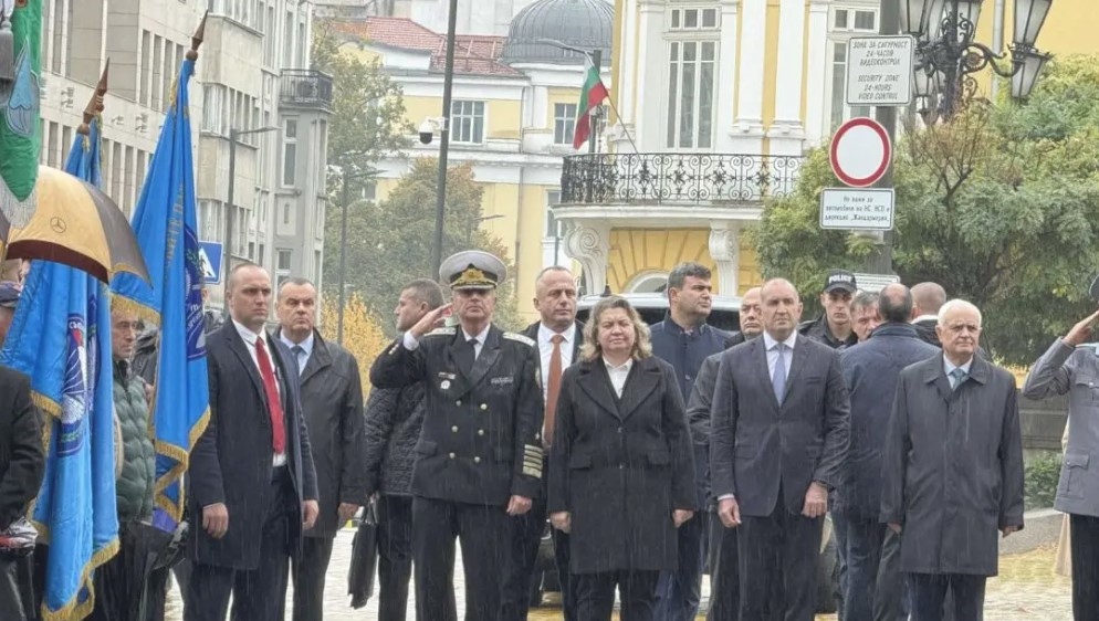 В Деня на военния парашутист – 18 октомври държавният глава