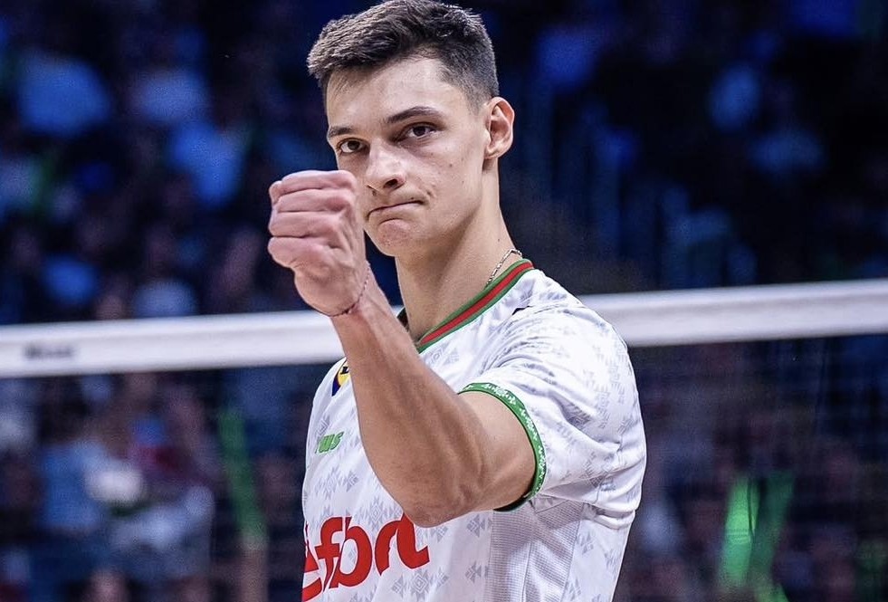 Отборът на Кучине Лубе Чивитанова с национала Александър Николов в