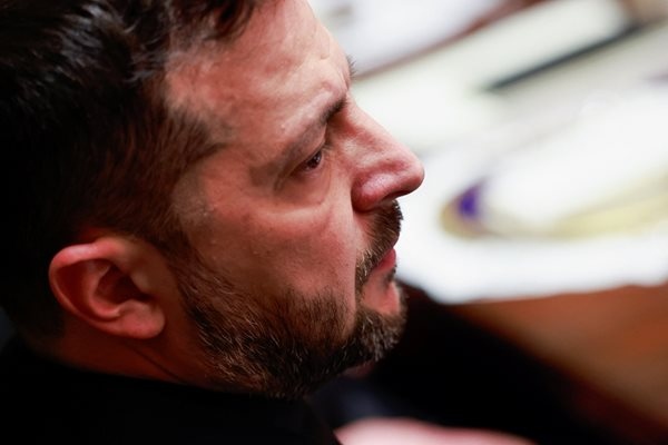 Украинският президент Володимир Зеленски заяви че Русия внезапно е загубила интерес към