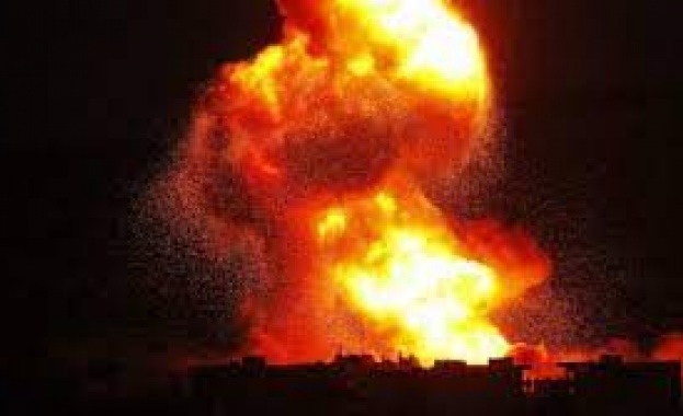 Най малко девет души загинаха а петима бяха ранени при взрив