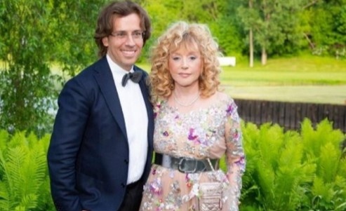 Примата на съветската и руската естрада Алла Пугачова и нейният