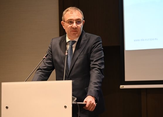 Не е сигурно дали минималната работна заплата ще достигне 1213