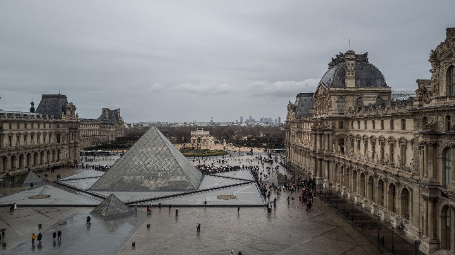 Още петима души са задържани от френската полиция във връзка