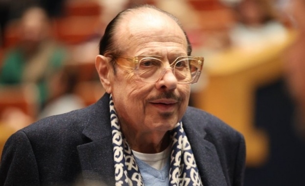 Българската национална телевизия променя програмата си в памет на Иван Тенев