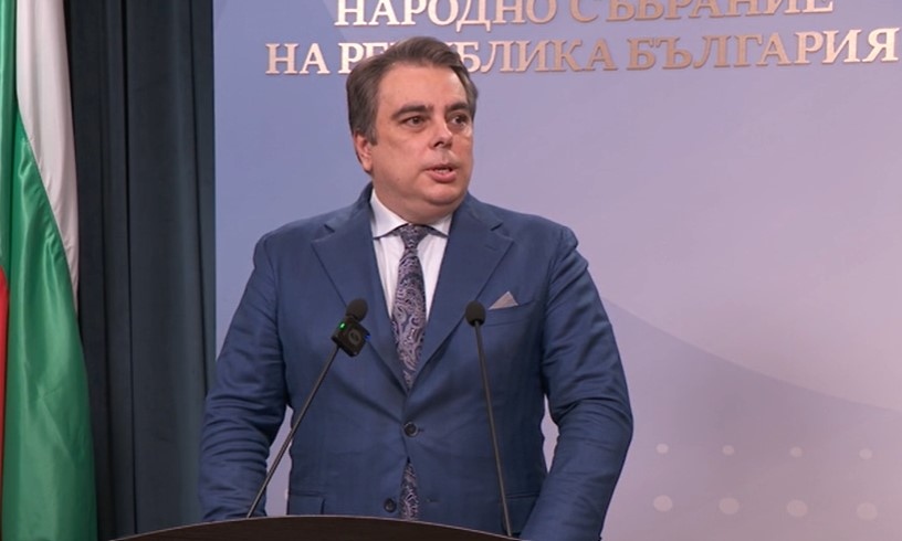 Всички чухте  днес Явно след като той е достигнал пенсионна възраст