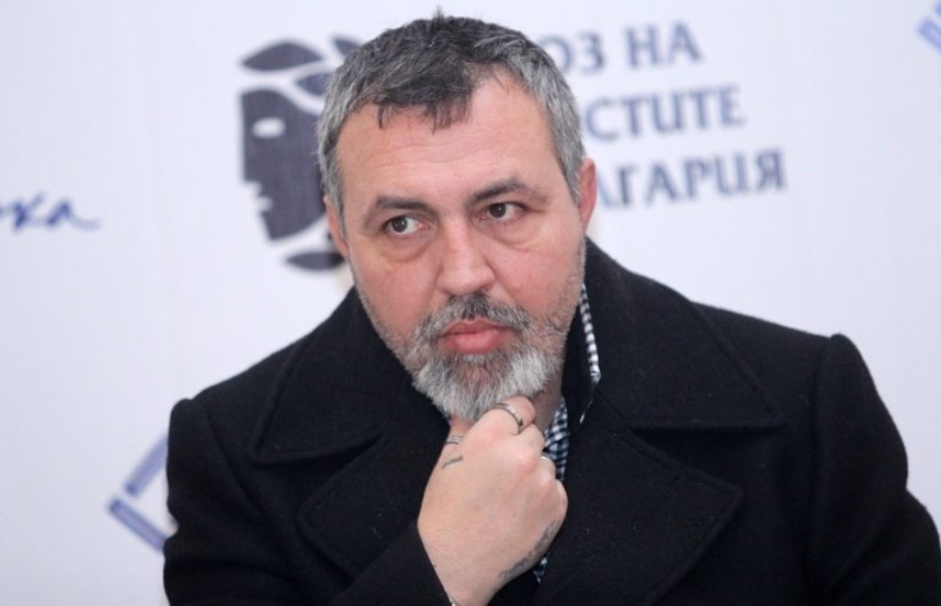 Председателят на Съюза на артистите Христо Мутафчиев кани министъра на