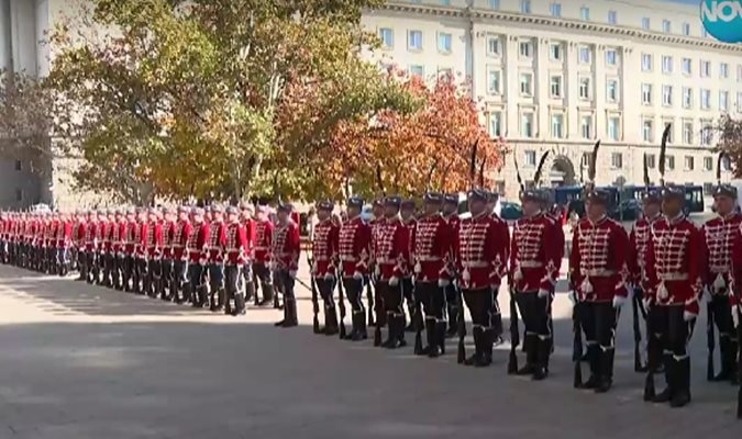 Честванията на Деня на народните будители в София започнаха пред