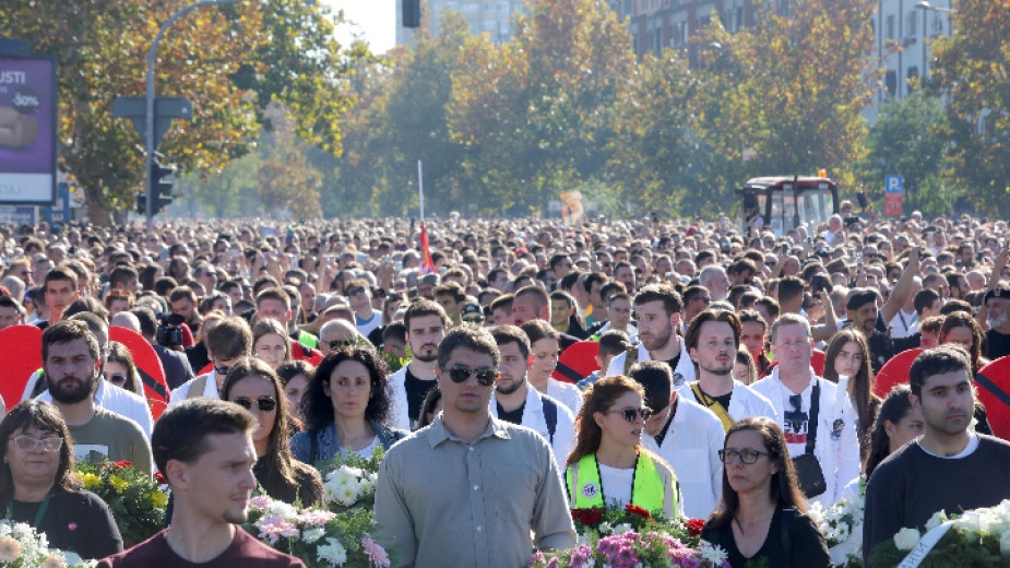 Хора от цяла Сърбия се събраха в Нови Сад Протестиращите
