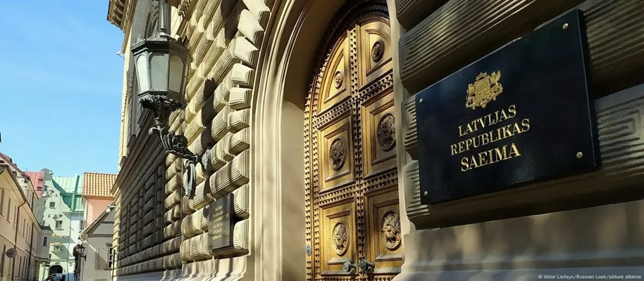 На 30 октомври латвийският парламент одобри закон за излизане от