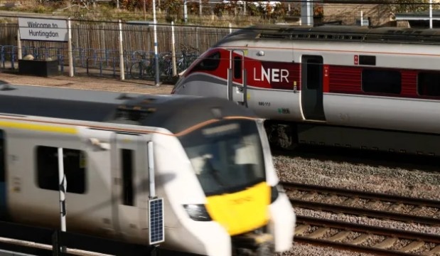 32 годишен мъж от Питърбъро е обвинен в 10 опита за