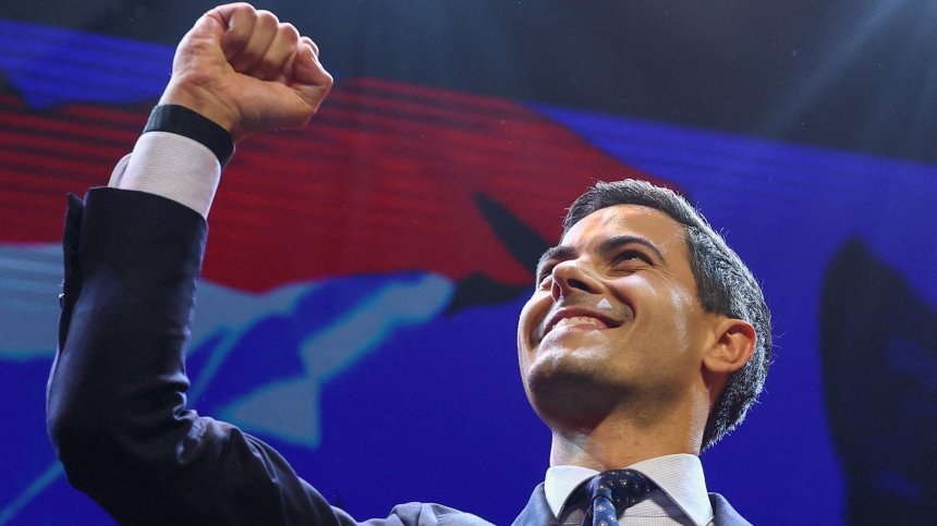 Центристката партия Демократи 66 Д66 спечели с малка преднина парламентарните