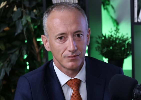 Зависимостта на учениците към телефоните и екраните е голям проблем