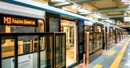 Промени при движението на метрото по Линия 3 през почивните