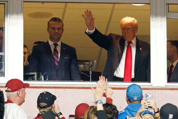 Доналд Тръмп стана първият от близо половин век действащ президент на