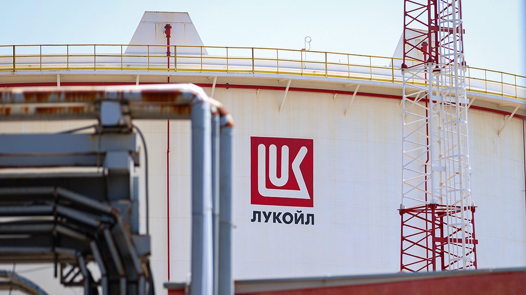 ДАНС извършва проверка в рафинерията в Бургас която е собственост