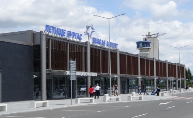 Летището в Бургас затвaря за 6 месеца за реконструкция и подмяна