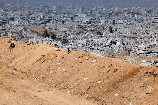САЩ проучват планове за изграждане на голяма военна база по
