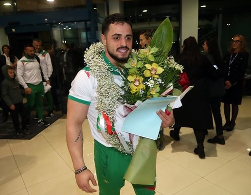 Предлагаха ми 2 милиона долара годишно за да вдигам за