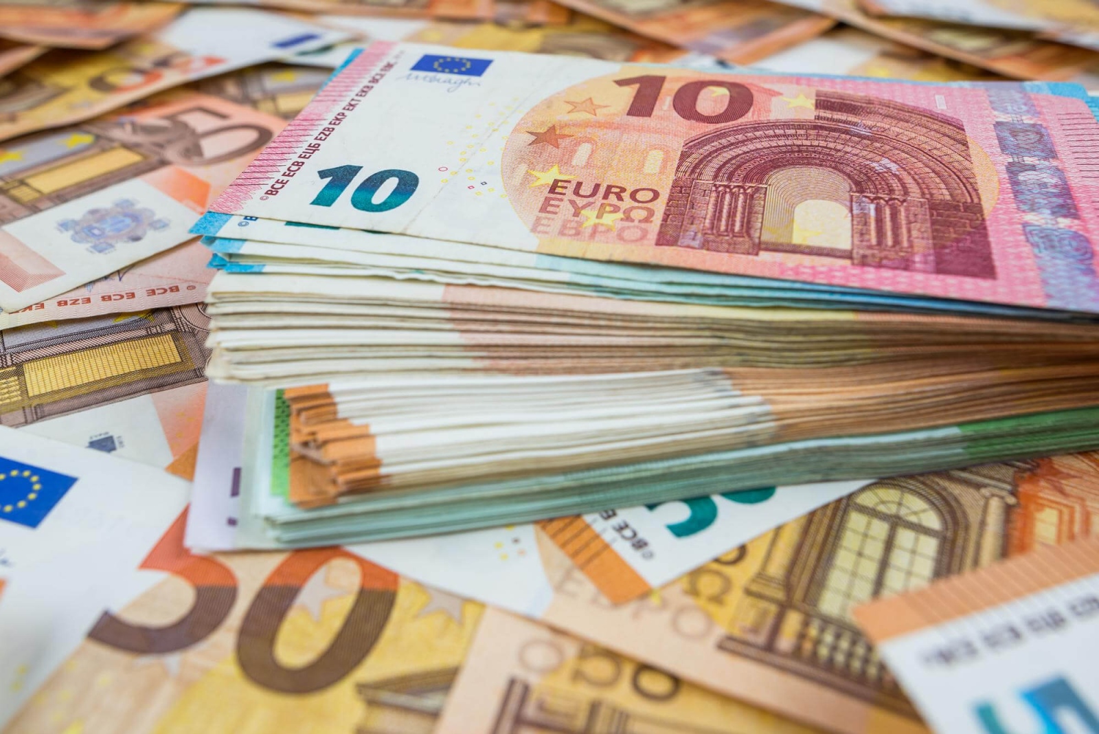 Малко повече от 40 дни остават до въвеждането на еврото