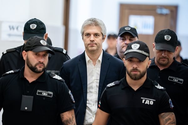 Представителите на ГЕРБ в Общинската избирателна комисия във Варна да