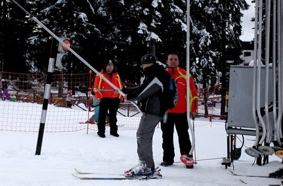 Служители от Главната дирекция Инспекция за държавен технически надзор ГД