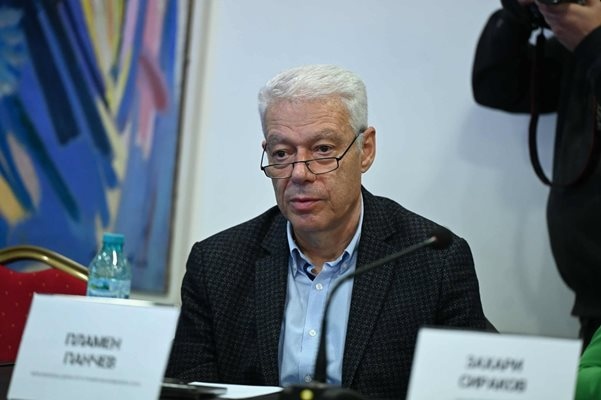 Един от най големите проблеми пред нас е да убедим хората