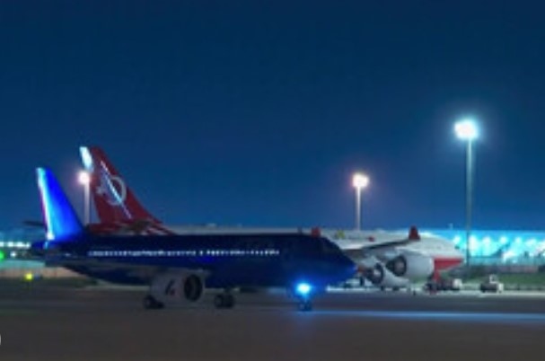 И самолетът на папа Лъв XIV се оказа засегнат от