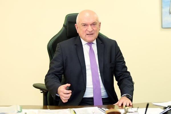 Председателят на Сметната палата Димитър Главчев прави административна реформа в одитната институция  