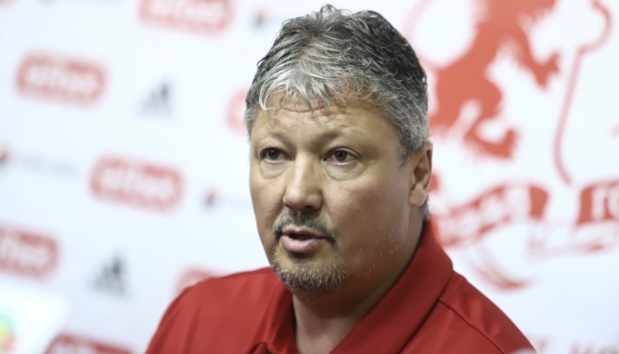 Легендата на българския футбол Любослав Пенев се намира от няколко