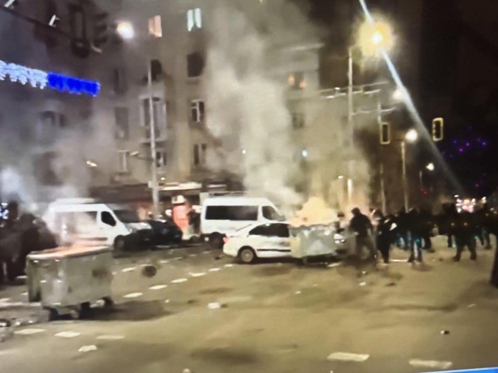 Почти всички сгради около Оборище и Орлов мост в столицата