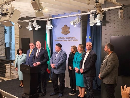 Още утре парламентът ще гласува проекторешението за оттегляне на трите