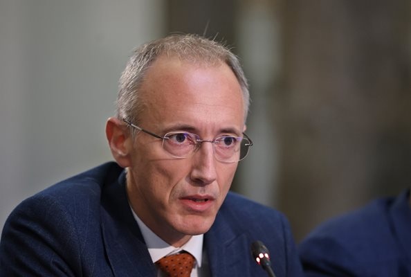 Работим по промени в Закона за висшето образование ЗВО но