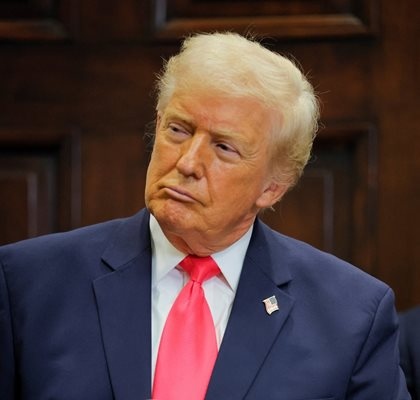 Американският президент Доналд Тръмп обяви днес пълно и безусловно помилване